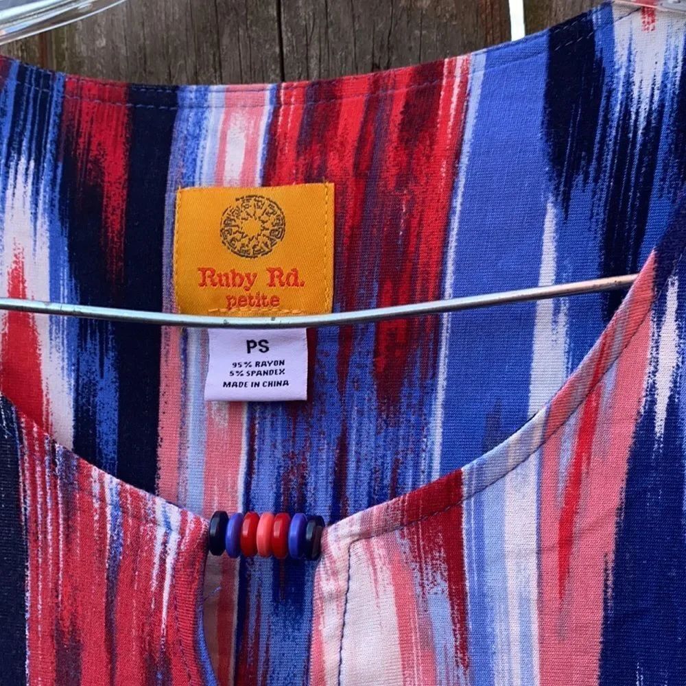 Ruby Rd. Tunic sz. Small petite - Picture 2 of 2